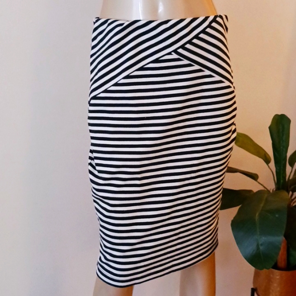 A. Byer Monochrome Striped Skirt